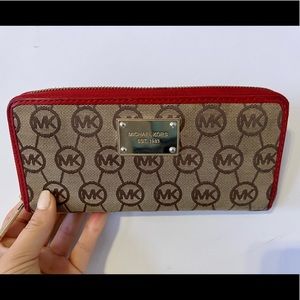 Michael Kors Signature zipper closure wallet